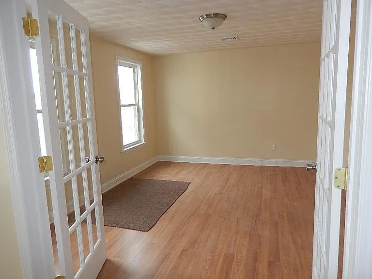 4 Douglass St — Photo 10