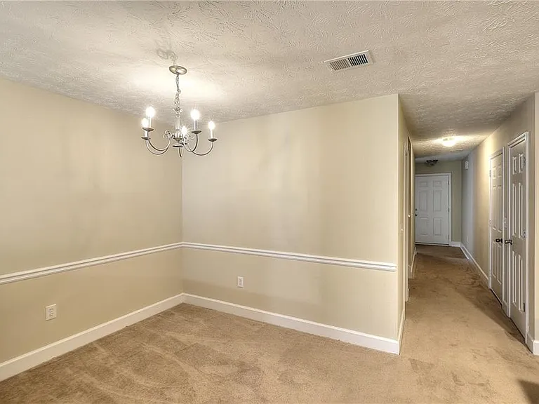 453 Tara Commons Cir — Photo 33