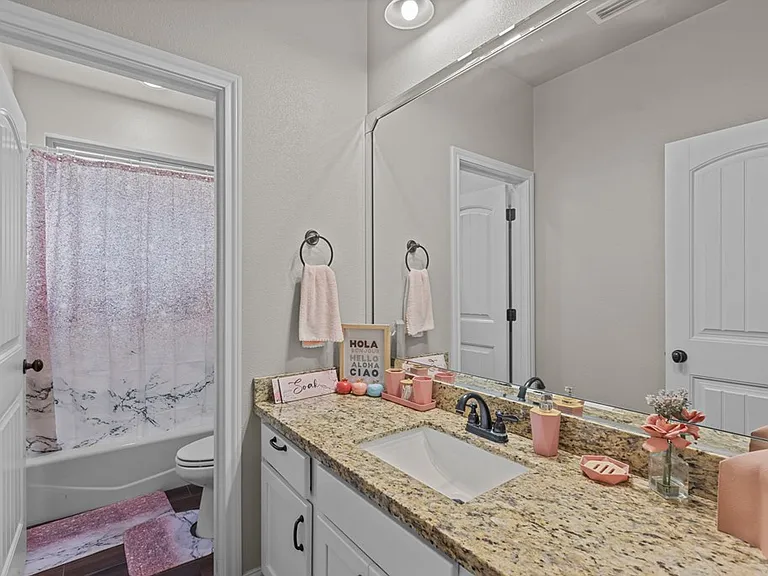 49 Berkshire Cir — Photo 17