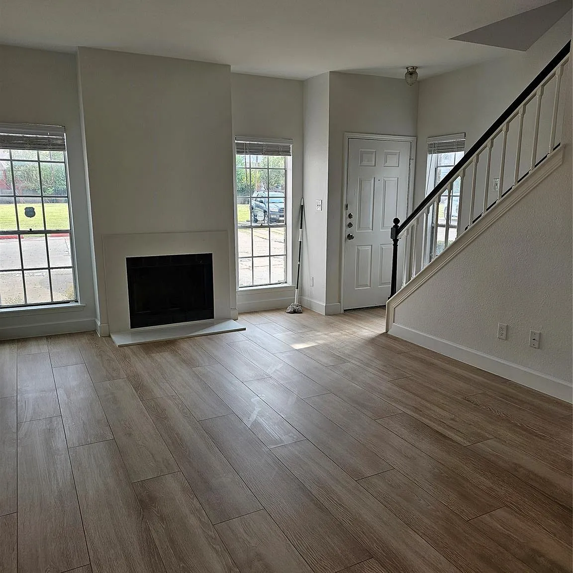 2 bed, 1.5 bath, 1012 sqft, $1,500 — Photo 3