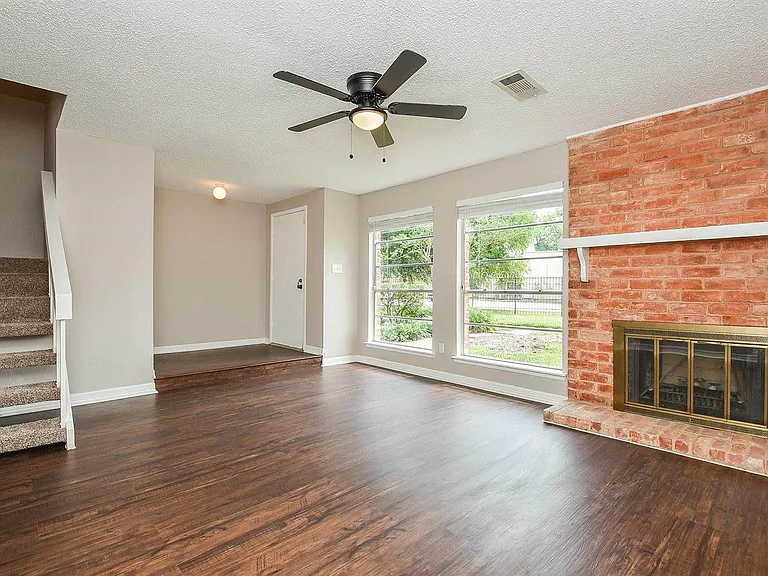 5809 Village Forest Ct — Photo 4