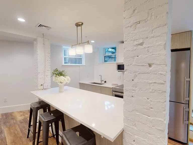 60 Kirkland St #R — Photo 4