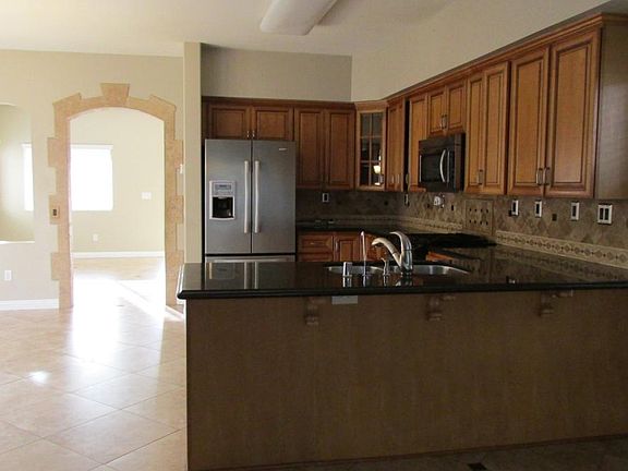 5th image of 26256 Lawrence Union Dr