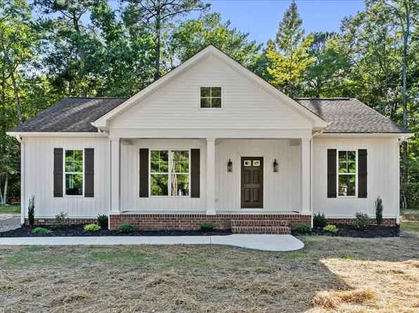 302 Twin Harbor Rd, Reedville, VA 22539