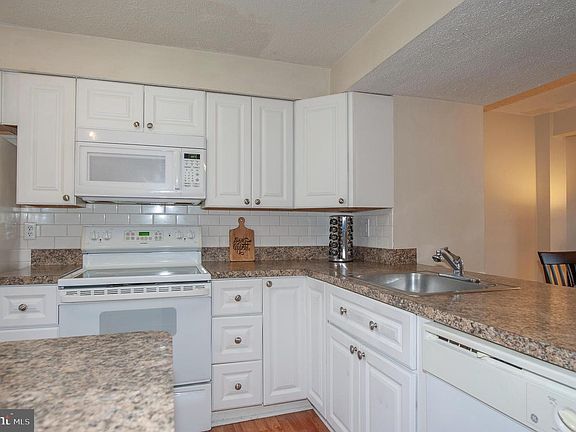 4th image of 5347 Harbor Court Dr
