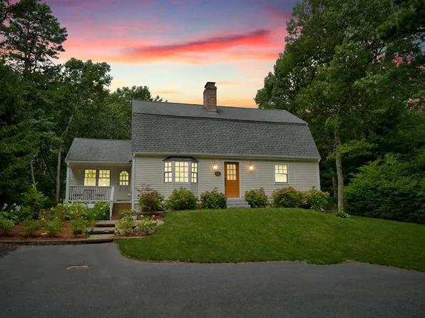 39 Seven Hills Rd, Plymouth, MA 02360