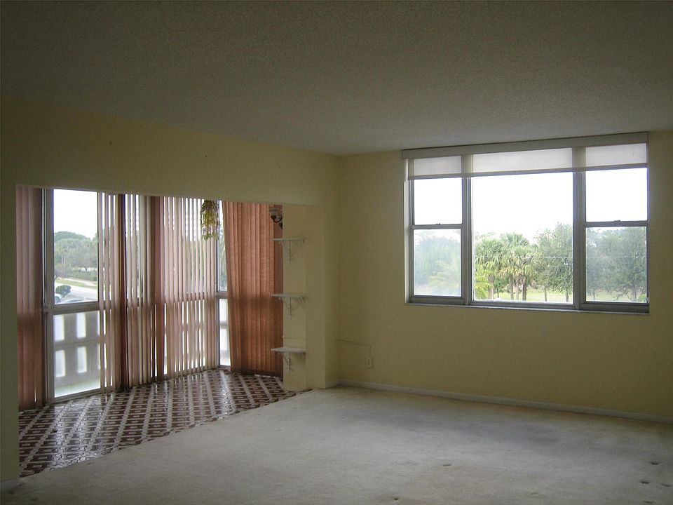 1st image of 4350 Hillcrest Drive #300