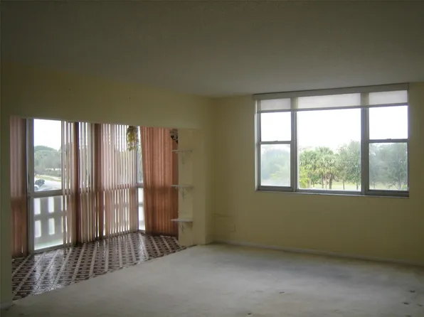 4350 Hillcrest Drive #300, Hollywood, FL 33021