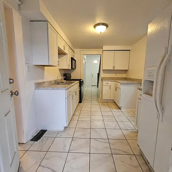640 Pine St — Photo 3