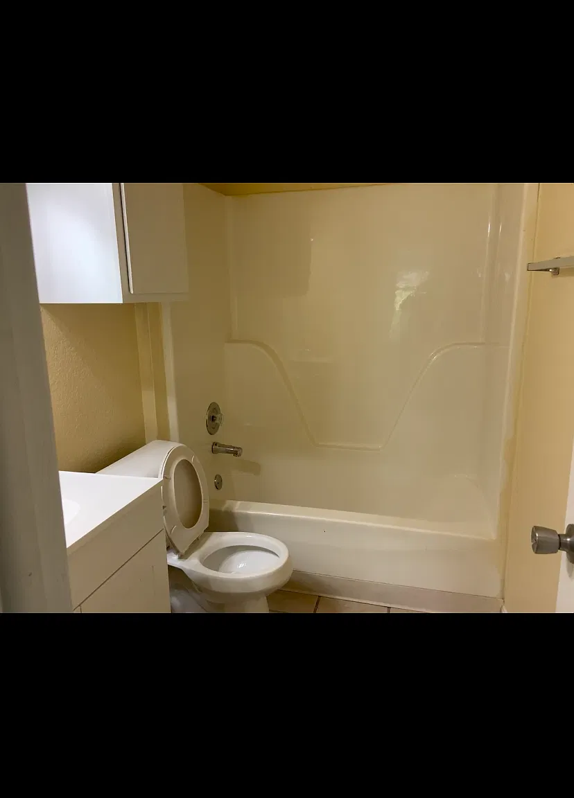 3 bed, 1300 sqft, $1,690 — Photo 1