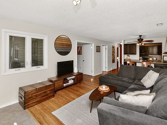 2nd image of 2343 Glenwood Dr #50