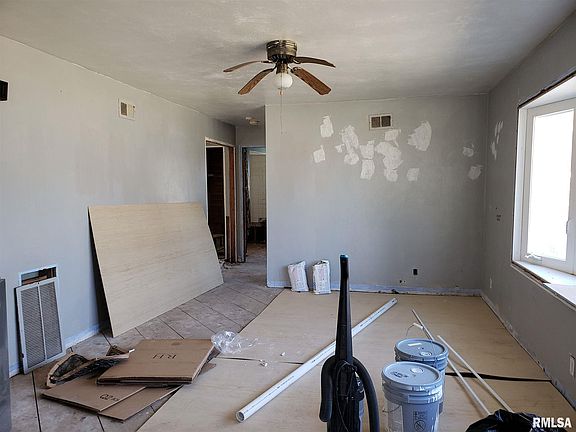 2nd image of 1606 E Melaik Ct