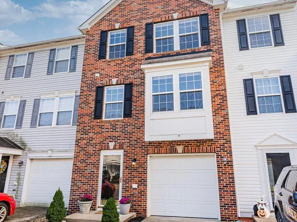 9 Robin Ln, Morgantown, WV 26508