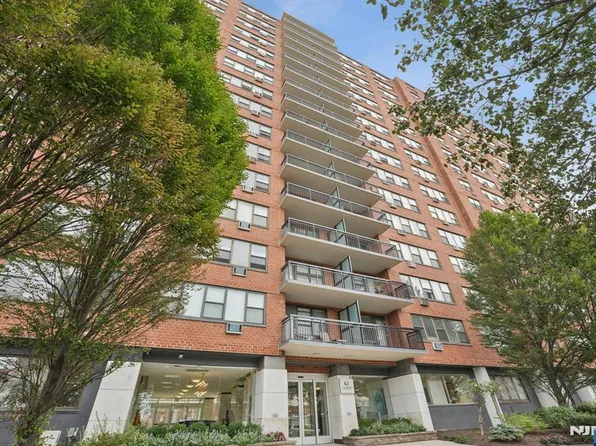 500 Central Ave APT 1617, Union City, NJ 07087
