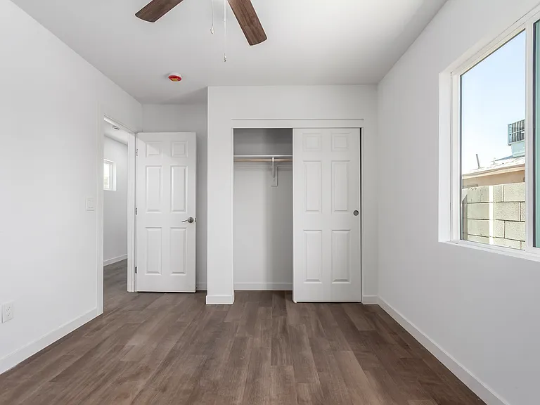 9155 W Adams St — Photo 8