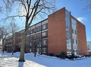 2925 W Thirteen Mile Rd APT 205, Royal Oak, MI 48073