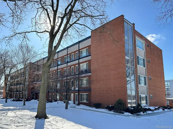2925 W Thirteen Mile Rd APT 205, Royal Oak, MI 48073