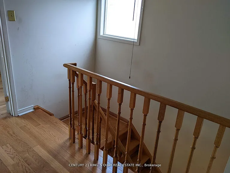 90 Appleby Cres #UL — Photo 17