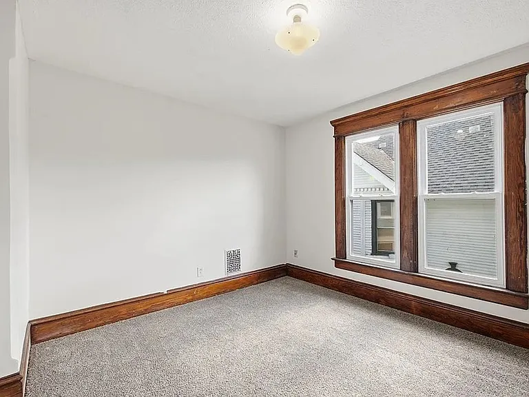 174 Marion Ave — Photo 16