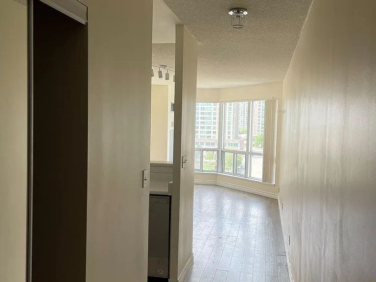 11 Lee Centre Dr #701 — Photo 3