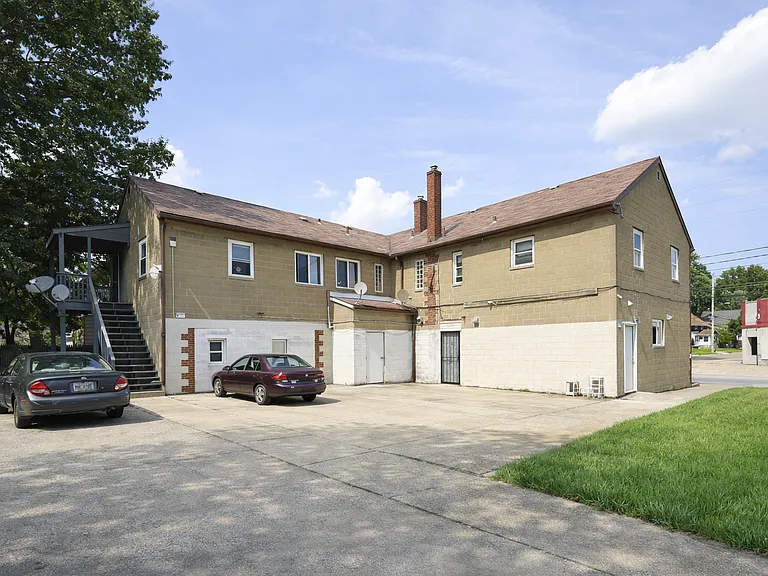 164 Brittain Rd #6 — Photo 2