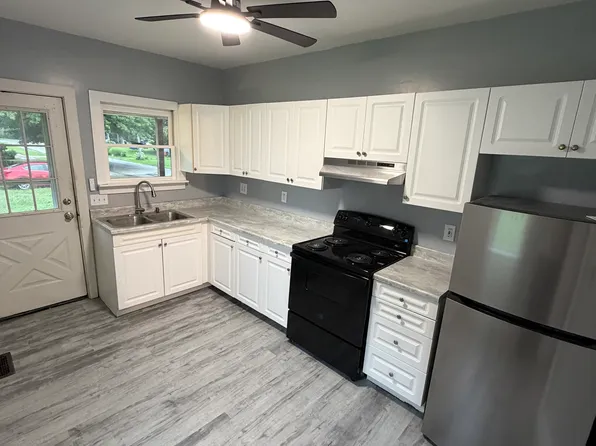 10052 Railroad St APT 2, Lake City, PA 16423