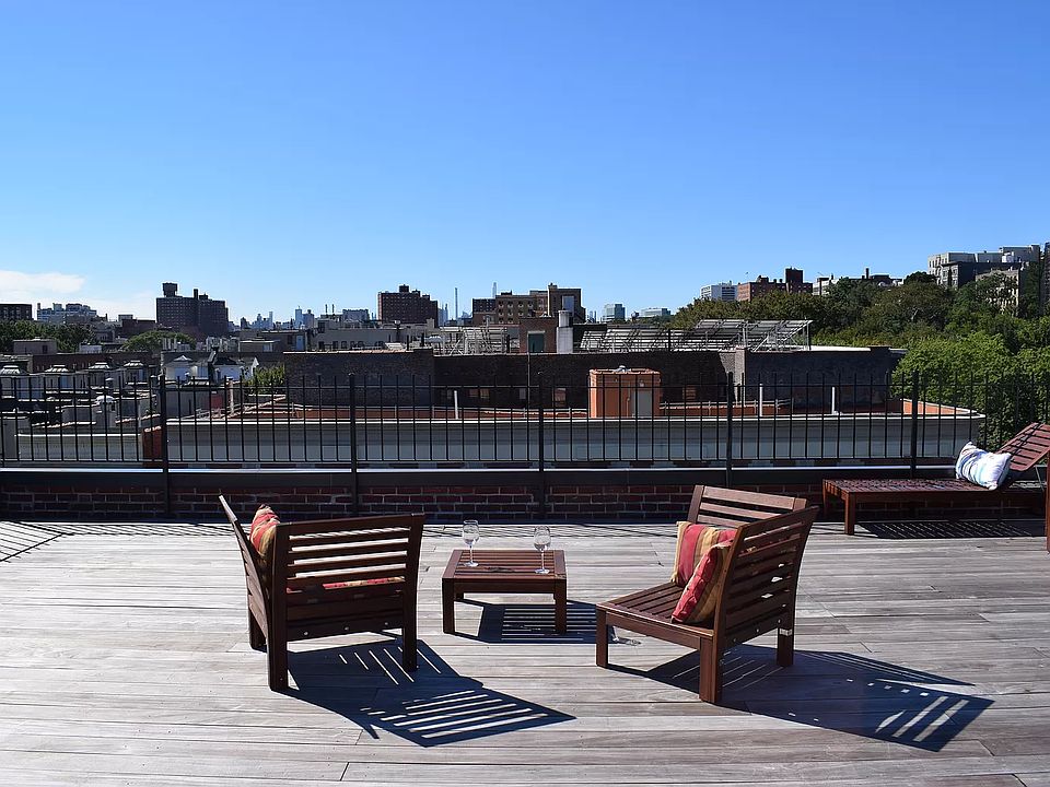 1st image of 214 Bradhurst Ave APT 1