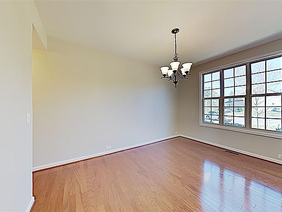 2nd image of 202 Willowbend Ln