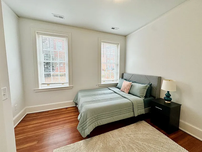 64 University Way — Photo 5