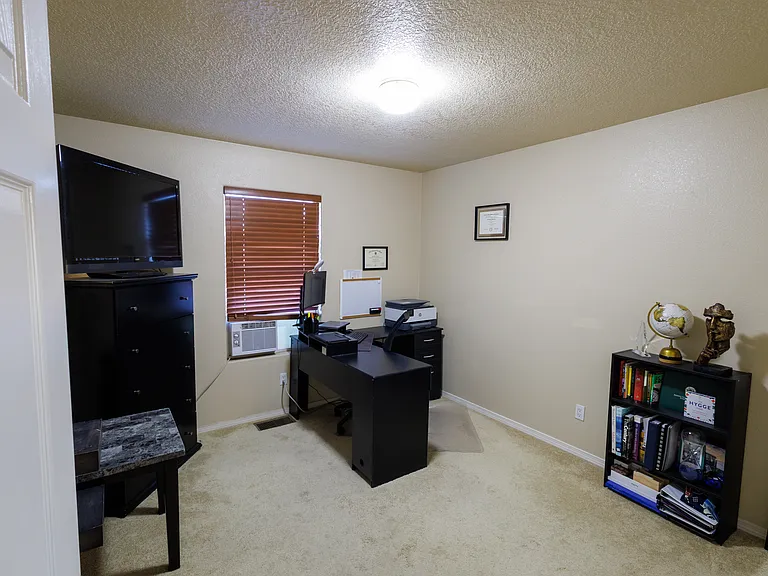 8224 Bluffs Edge Pl NW — Photo 9