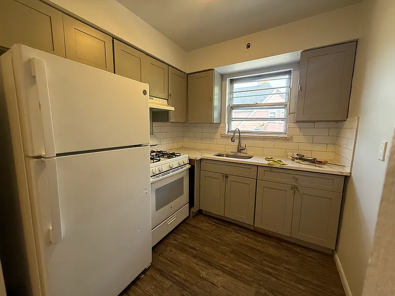 347 Aycrigg Ave #C10 — Photo 9