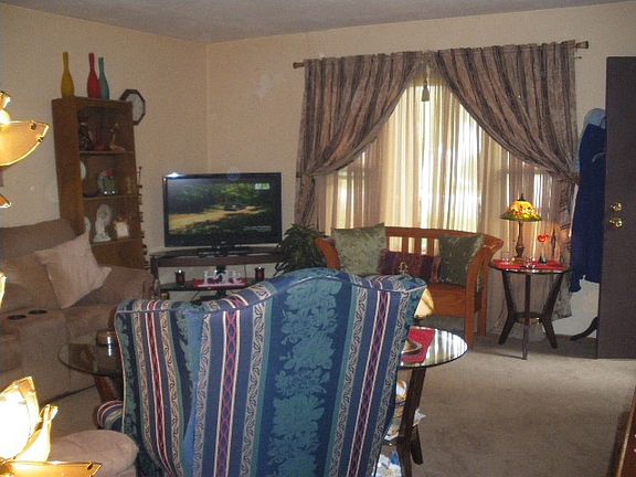 3rd image of 3305 Liberty Dr