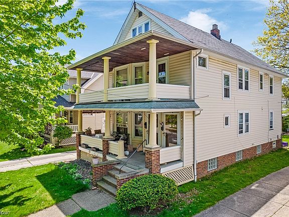 4th image of 1572 Rosewood Ave