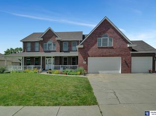 6201 Blackstone Rd, Lincoln, NE 68526