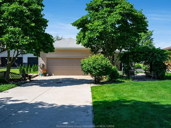 Laforet Beach Rd #12307 & 12310, Lakeshore, ON N0R 1N0