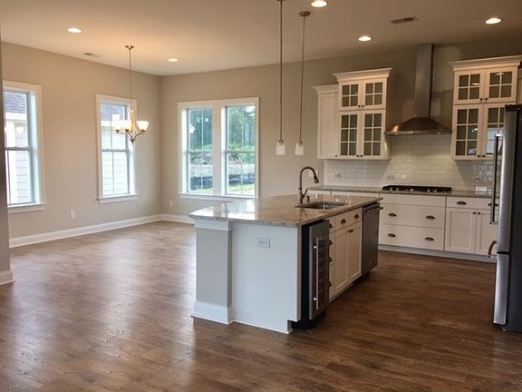 4th image of 3610 Spindrift Dr
