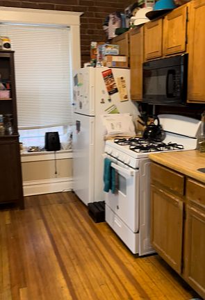 2nd image of 903 E 14th Ave
