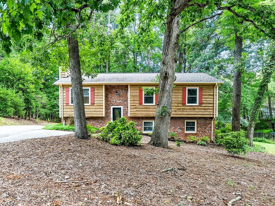 1010 Castalia Dr