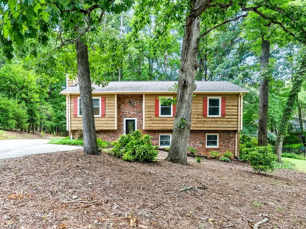 1010 Castalia Dr, Cary, NC 27513