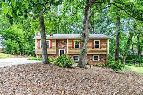 1010 Castalia Dr Photo 1