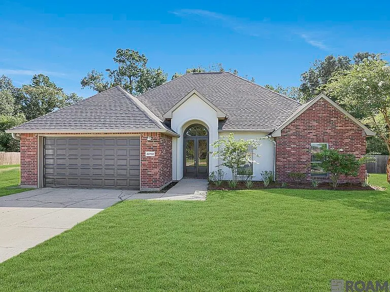 22782 Greencliff Dr — Photo 2