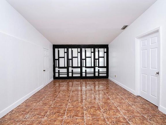 5th image of 9390 S Meadows Cir #9390
