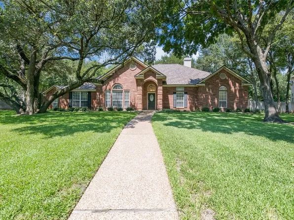 334 Stone Creek Cir, Mc Gregor, TX 76657