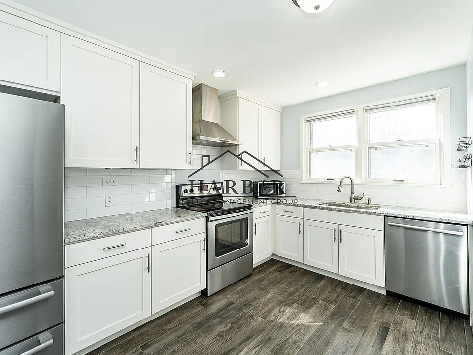 116 16th Ave NW