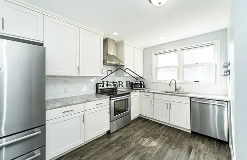 116 16th Ave NW Photo 1