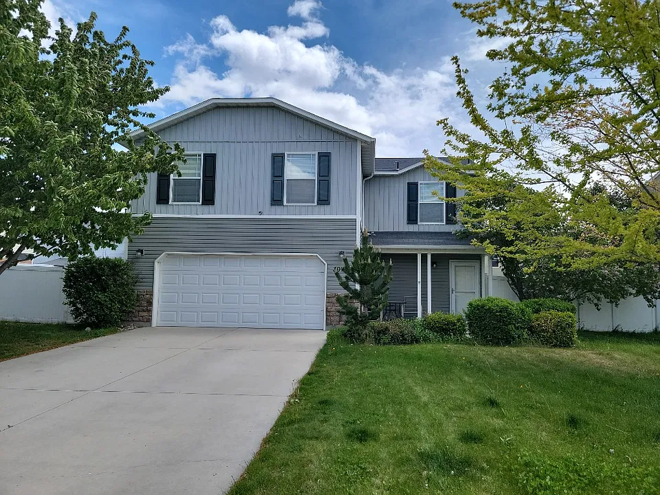 307 E Linmar Dr