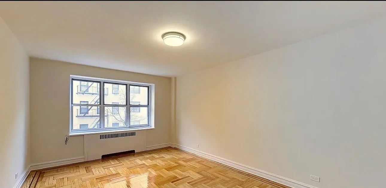 100 Bennett Avenue — Photo 1
