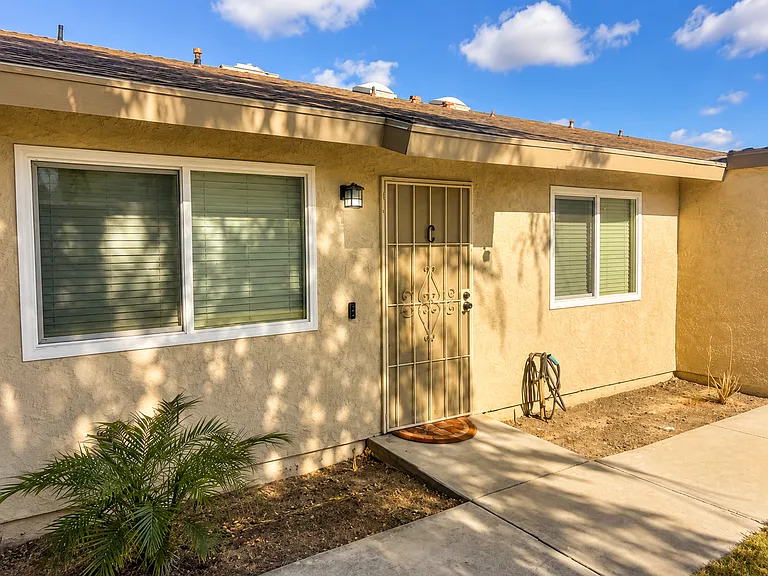 8012 N Laurelglen Blvd #C — Photo 2