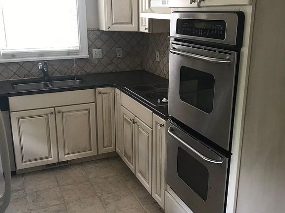 4th image of 517 Chesterfield Ave #A