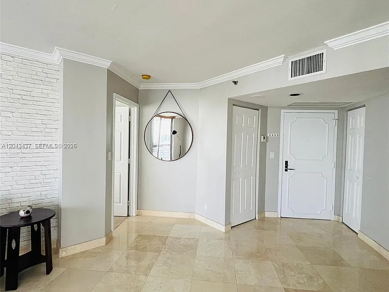 3600 Mystic Pointe Dr #1401 — Photo 8